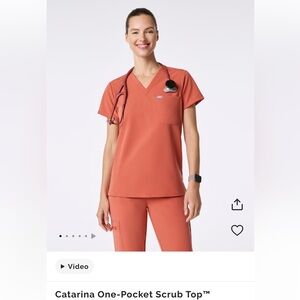 Figs Short Sleeve Scrub Top in Coral